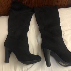 Black heeled boots New!